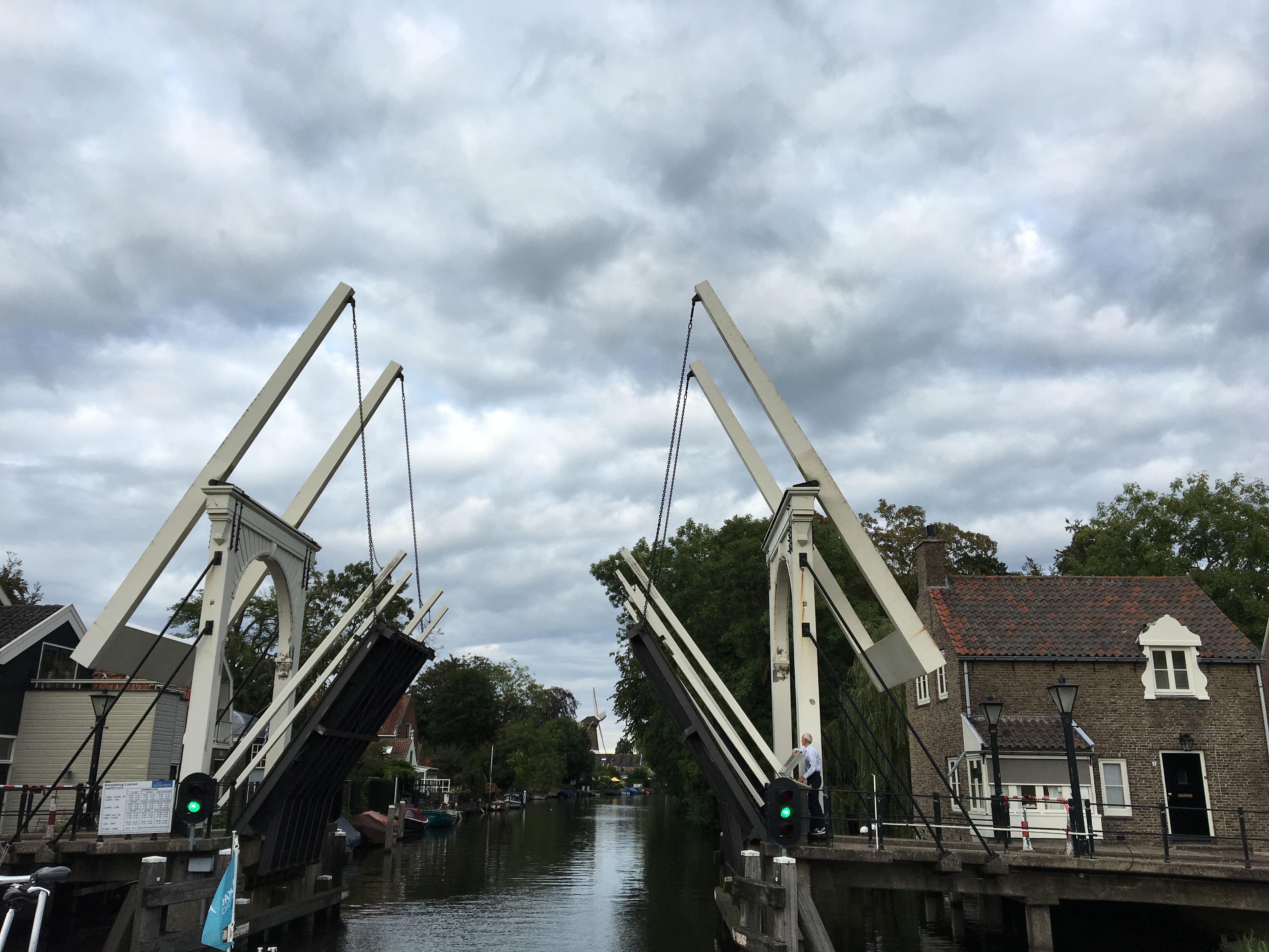 Bridge opening in Loenen
