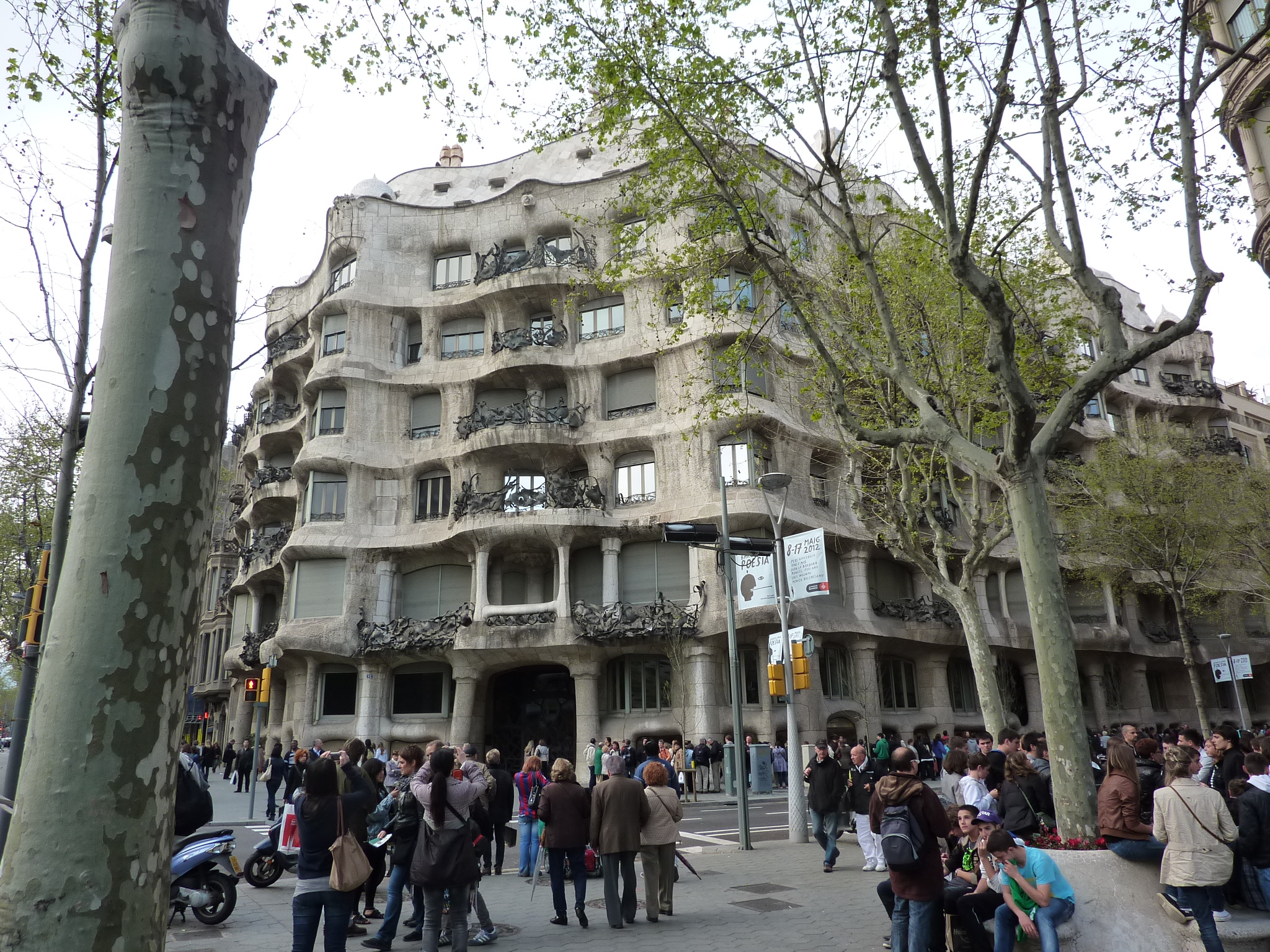 travel memories with Gaudí's Casa Milà 2012 - Gamesforlanguage.com