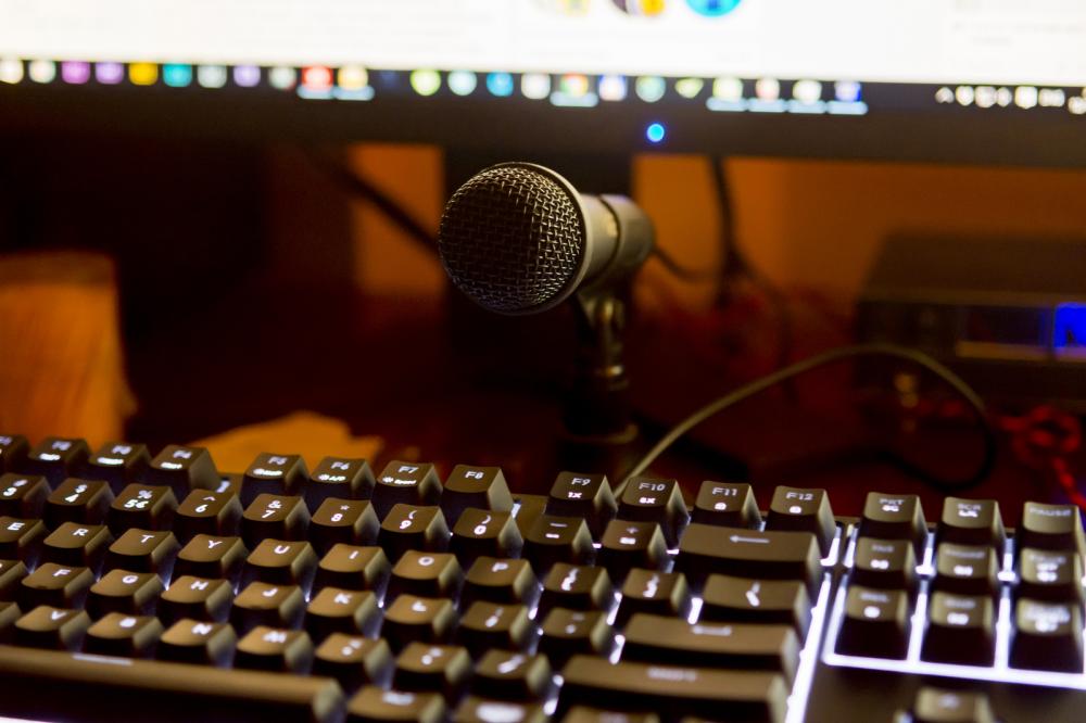 computer keyboard with microphone