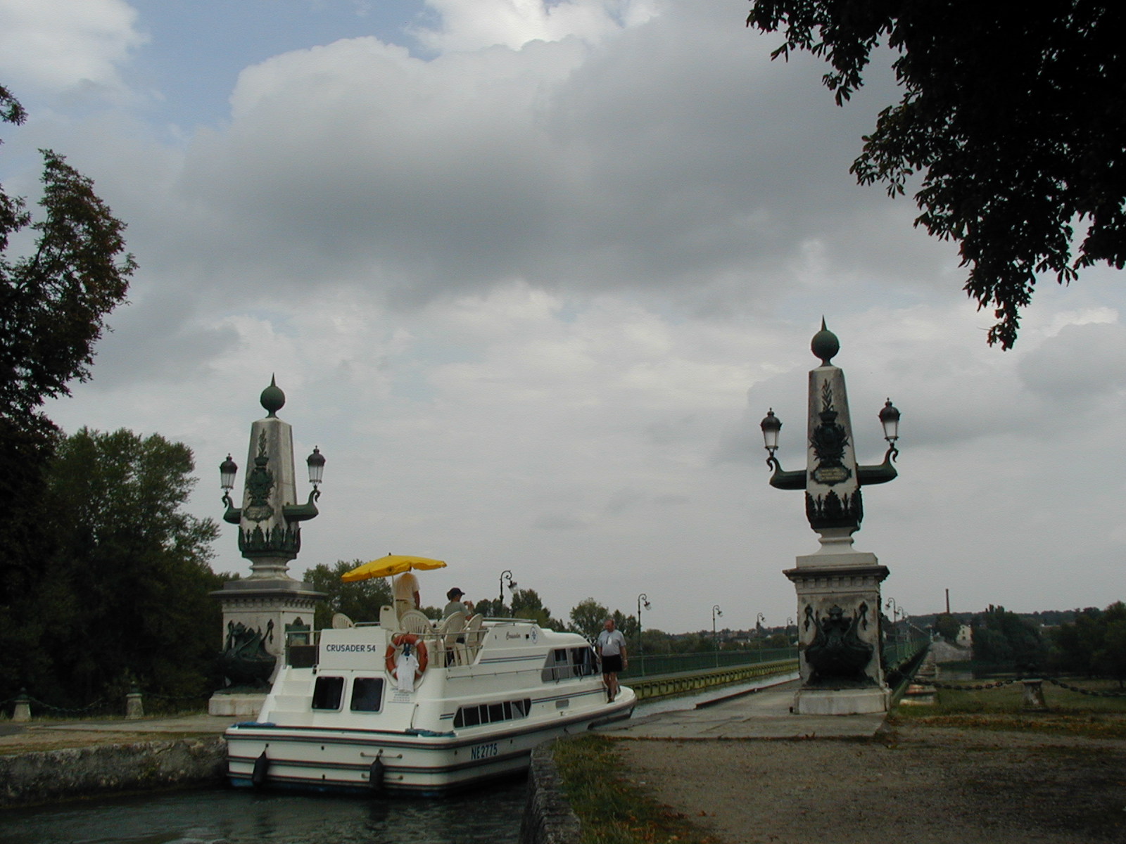 Entering the Pont de Briare