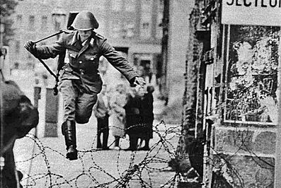 Berlin Wall: Border Guard escaping