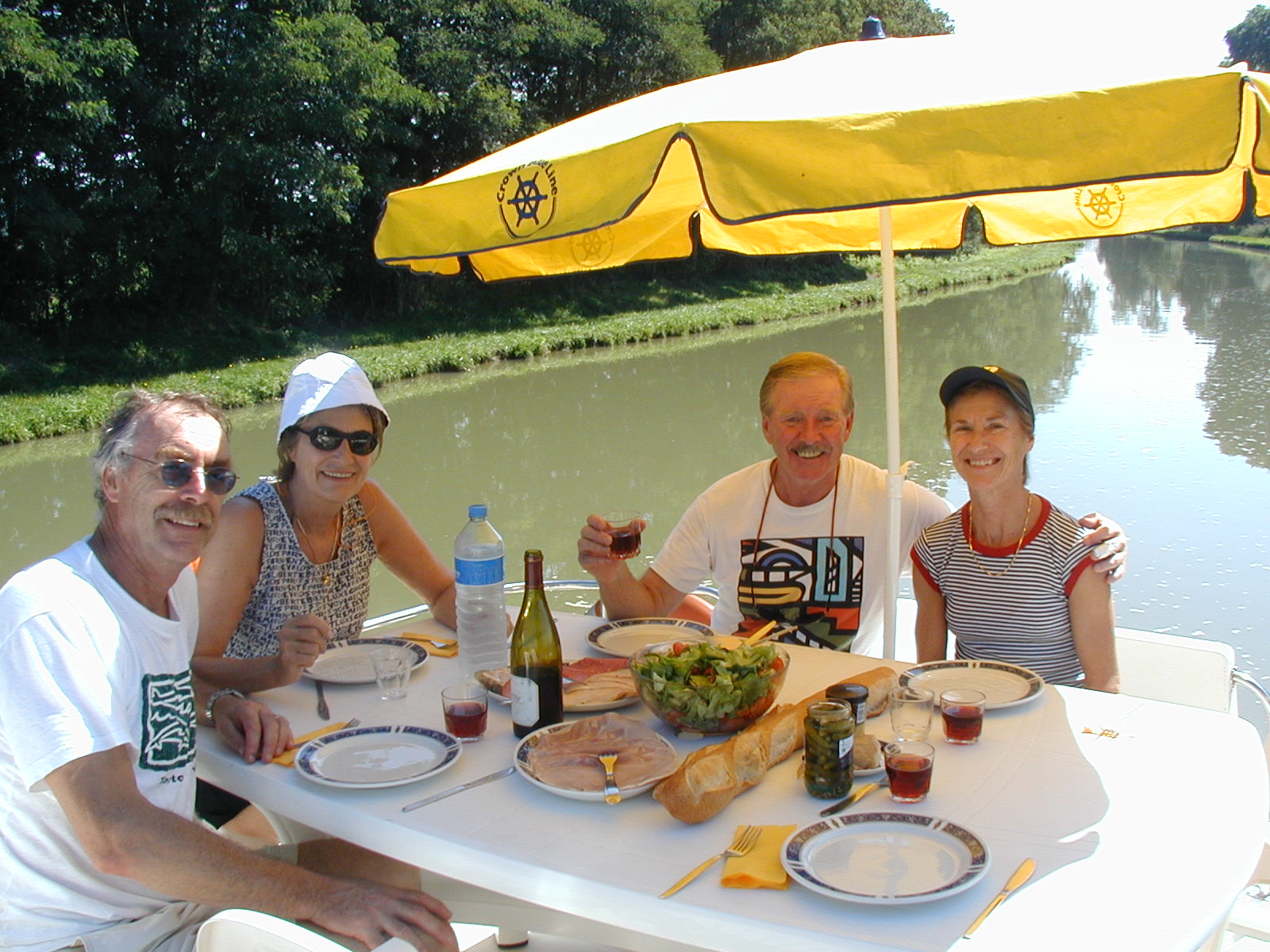 Lunch on sun deck @ Uxeloup