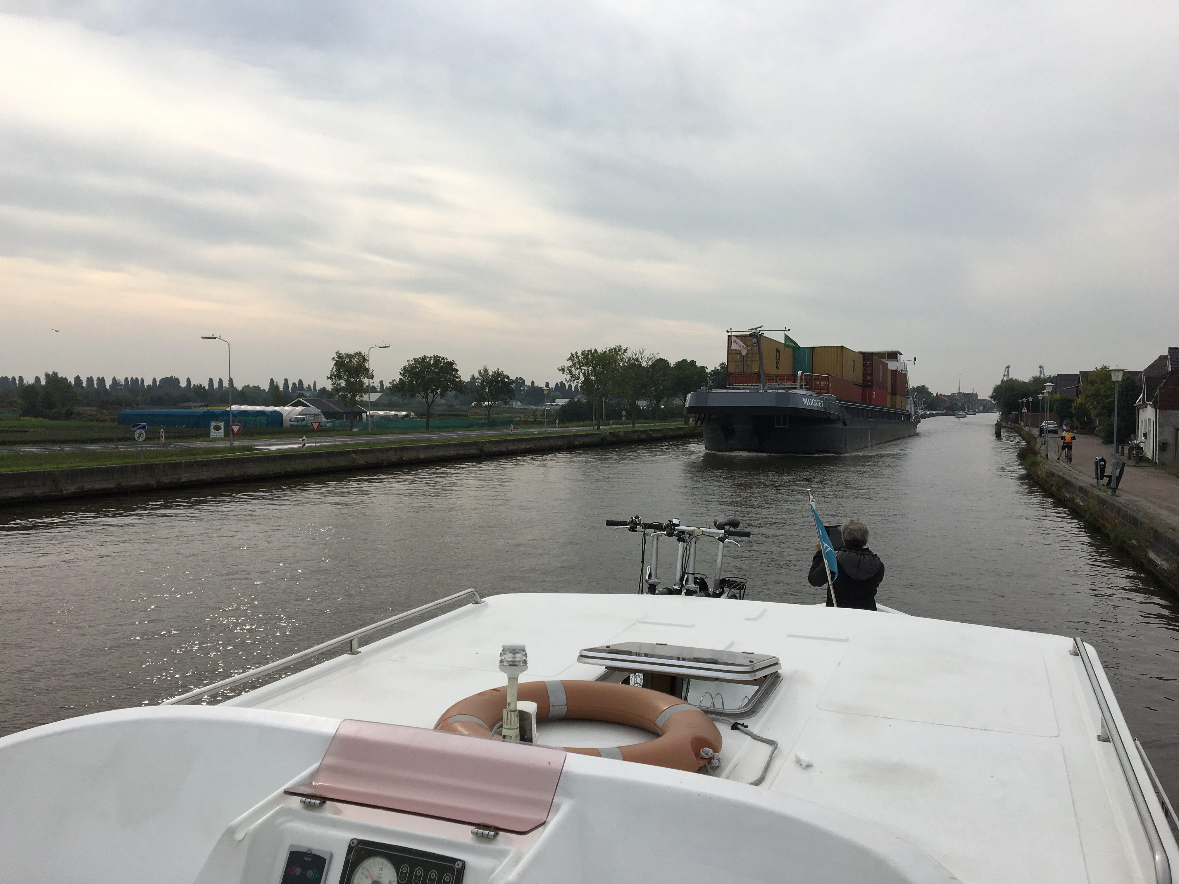 container barge on canal - Gamesforlanguage.com